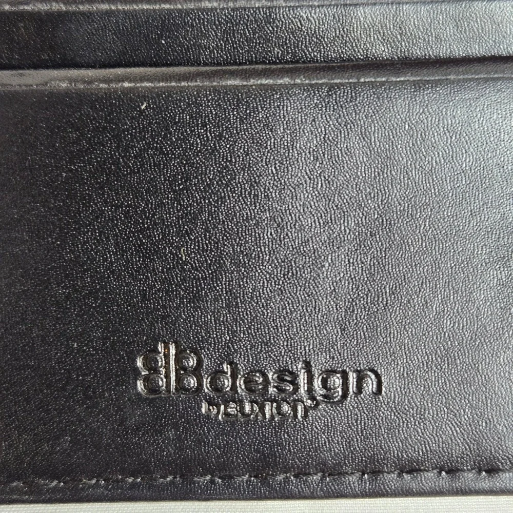 Design by Buxton Black‎ Wallet ID Window Card Slots Hook & Loop Closure